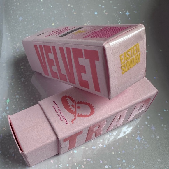 ⭐️ Jeffree Star Easter Sunday Velvet Trap Lipstick NEW in box - Picture 3 of 3